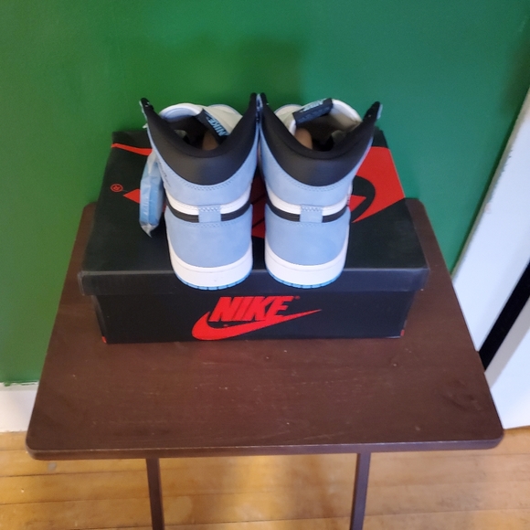 Shoe - Picture 4 of 6